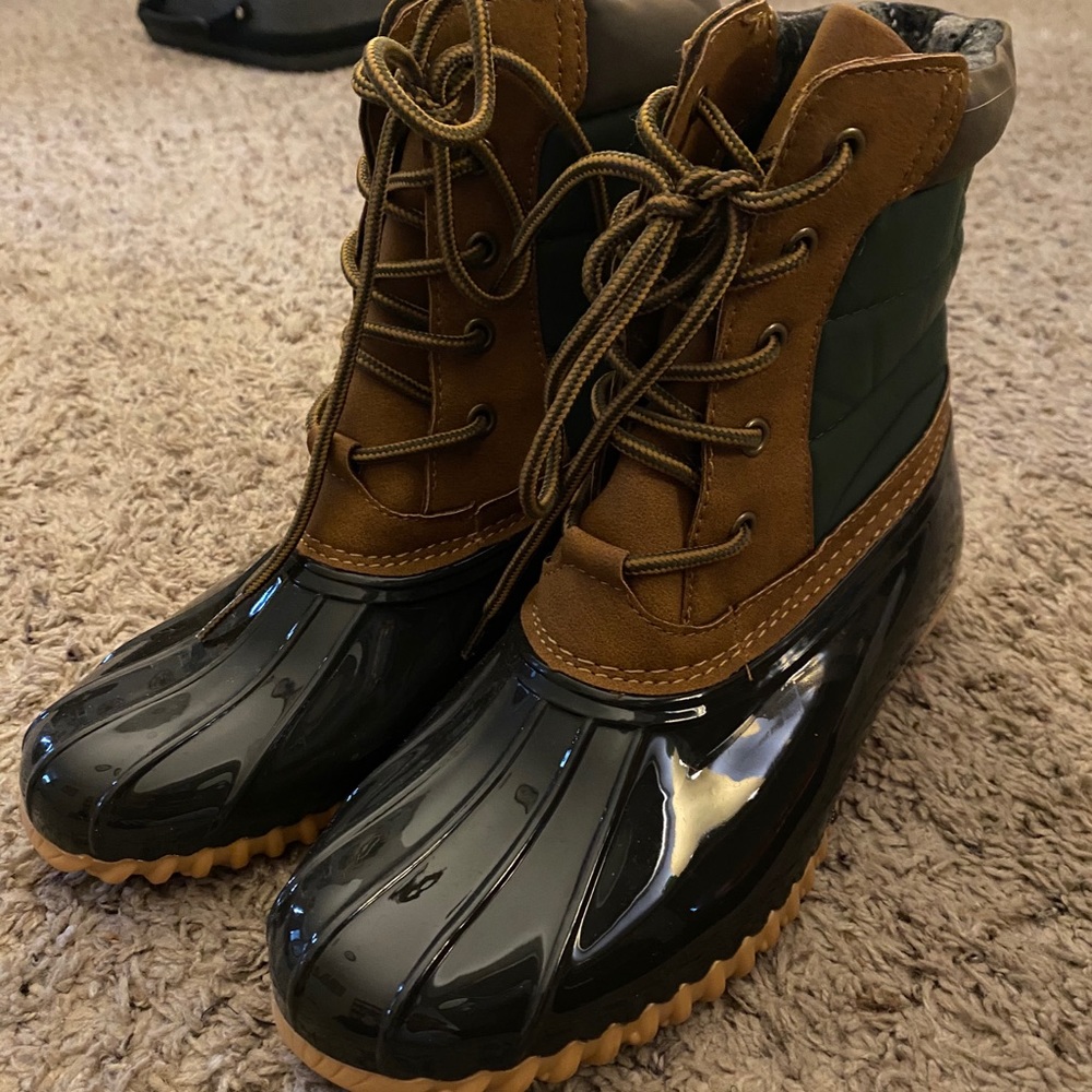 Duck boots
